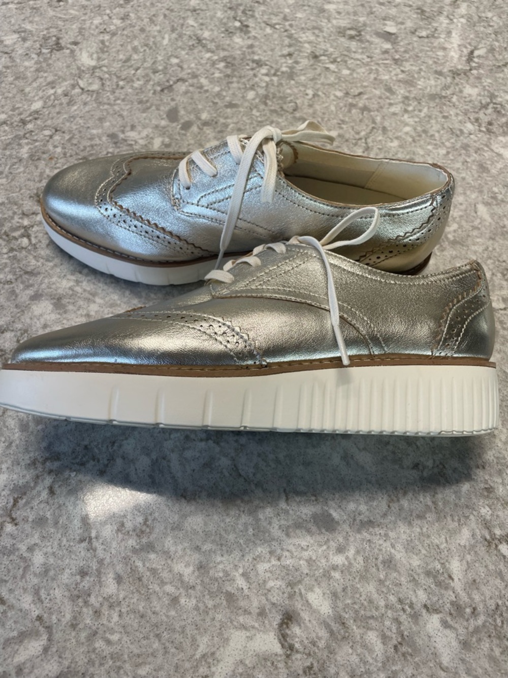 🌷 Brand New Cole Haan Metallic Gold Wingtip Lace-Up Flat - Picture 3 of 5